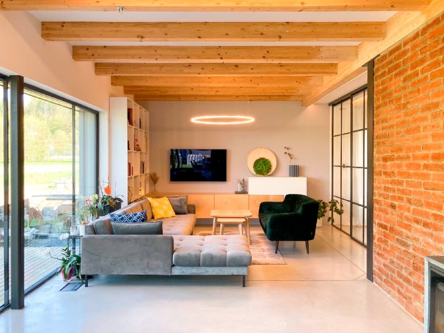 DŮM S ROHOVÝM PROSKLENÍM, RAPOTÍN